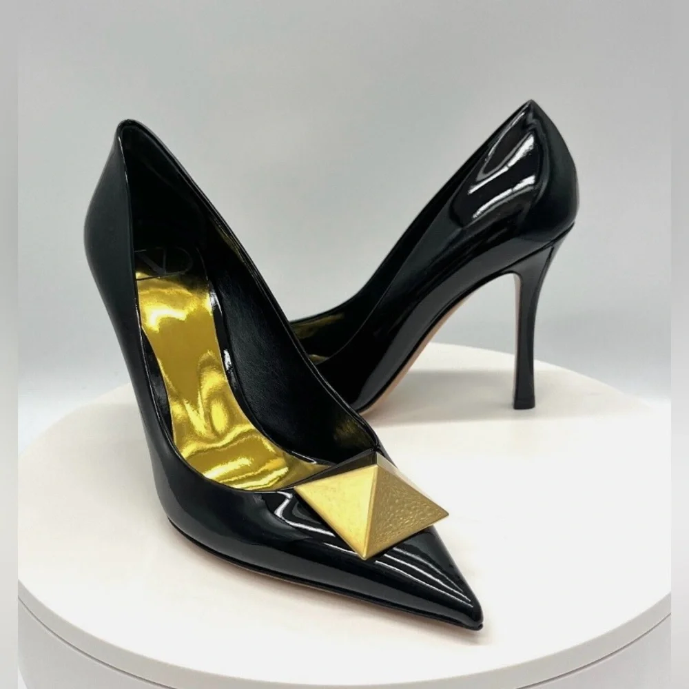 NEW Valentino Garavani One Stud Pointy-toe Patent Leather Pumps. 7.5 US/37.5 EU - Picture 2 of 13